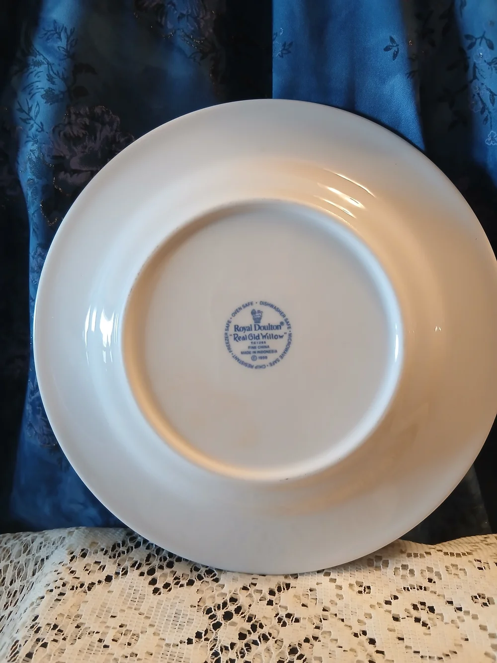 Royal Doulton REAL OLD WILLOW Fine China Salad/Dessert Plate